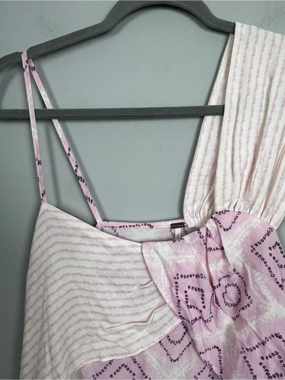 FREE PEOPLE | Asymmetrical Pastel Lavender-Pink Printed Cami Top Women’s Size M